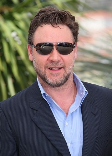 Russell Crowe denied Australian citizenship